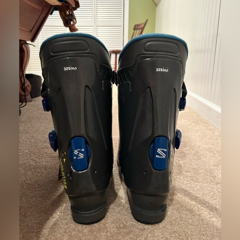 Excellent condition Salomon Ski Boots Men’s Size 7-7.5 - Picture 2 of 6
